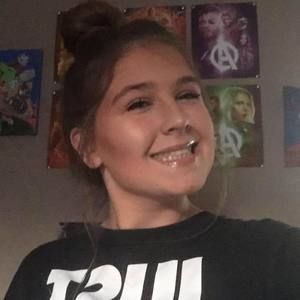 Meet your Posher, Caitlin